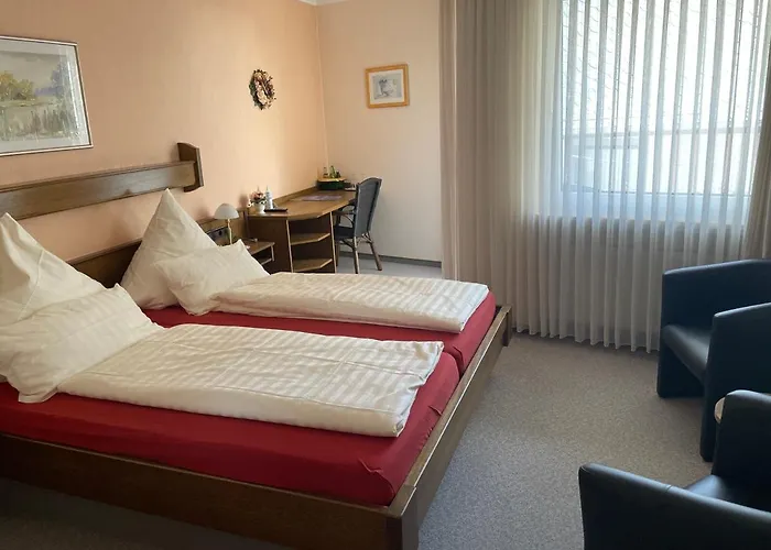 بيت ضيافة Cafe Baeckerei Alcana Mirco Muench ألكين