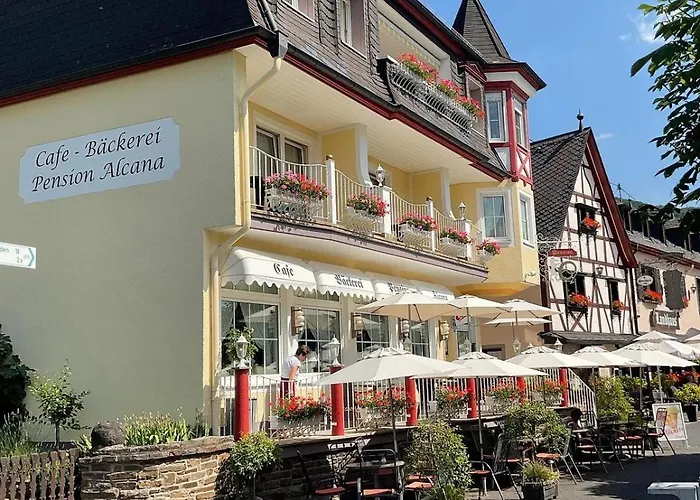 بيت ضيافة Cafe Baeckerei Alcana Mirco Muench